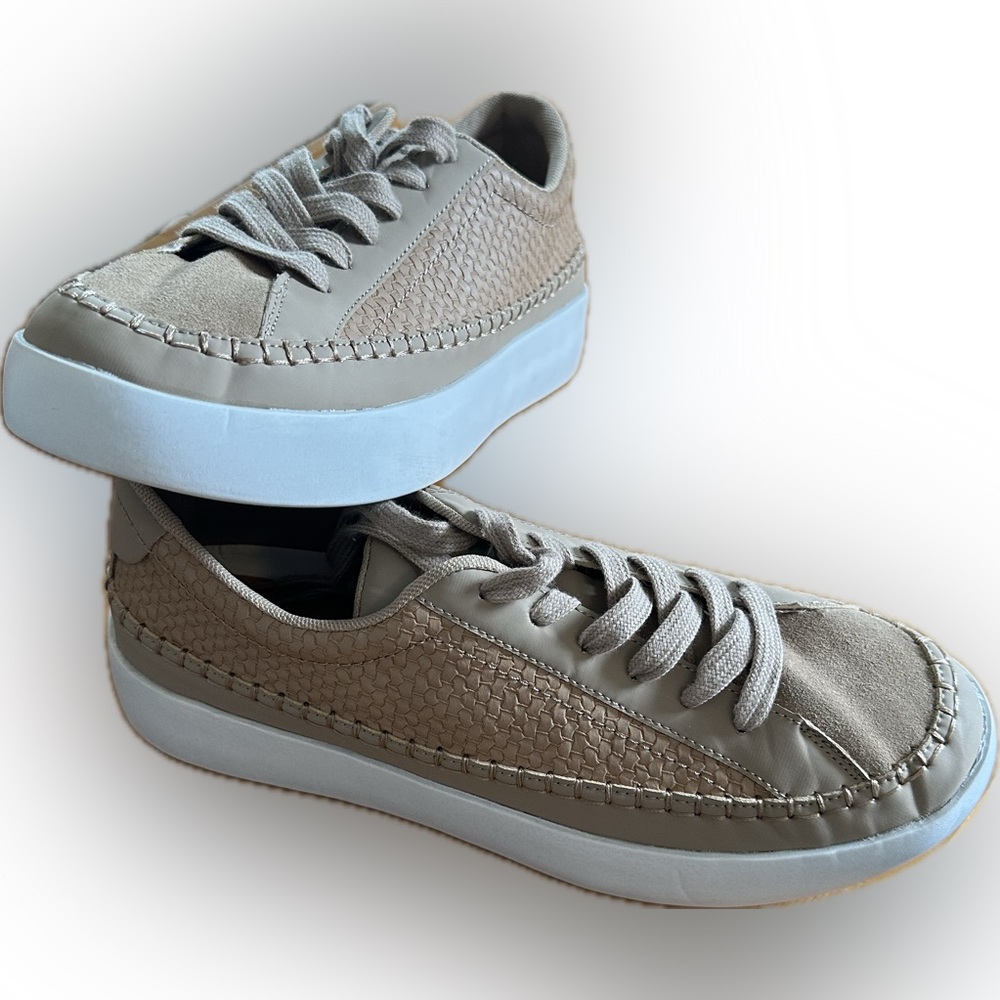 Outwoods Shawna Sneaker NWT size 11 Brown